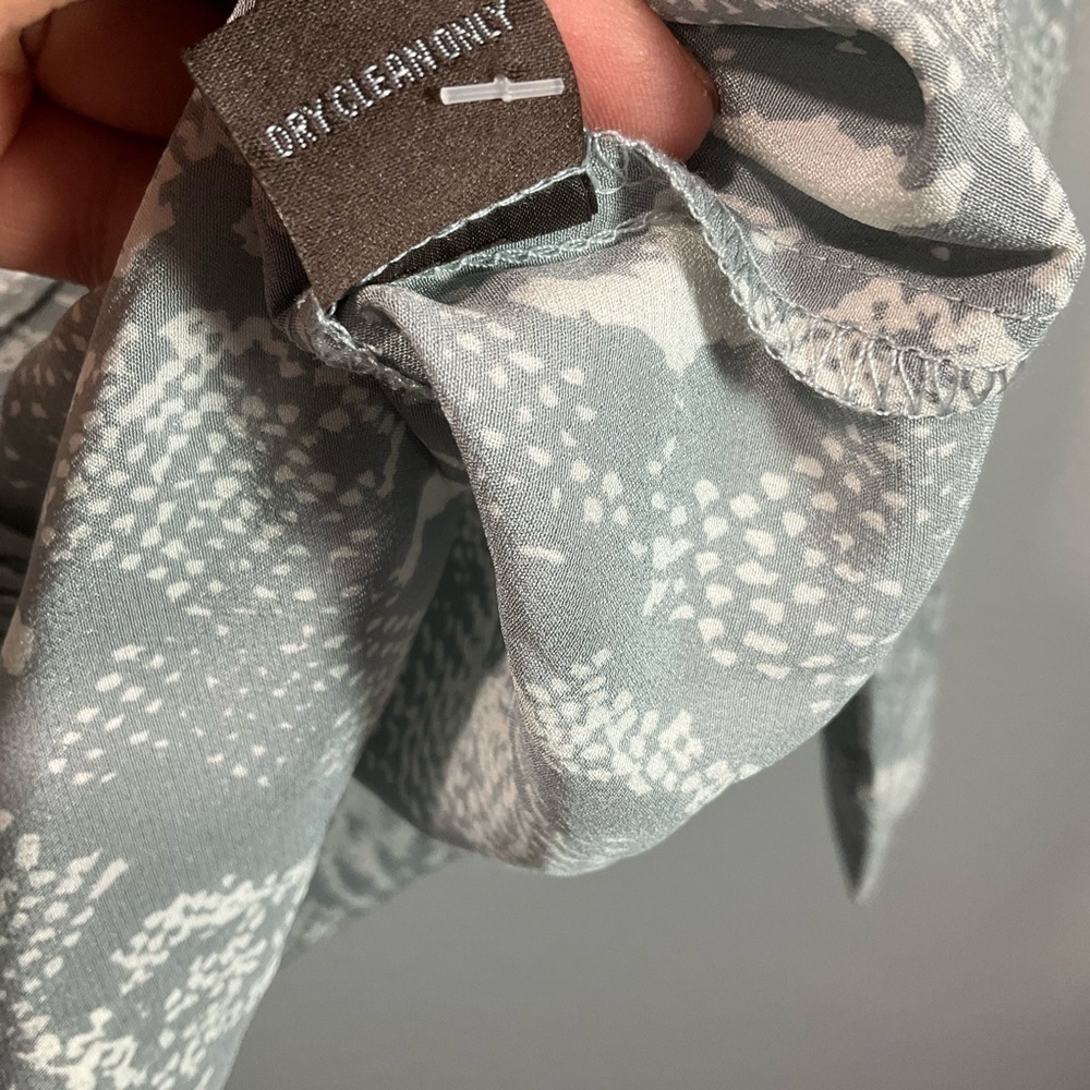 J.MCLAUGHLIN LOIS SILK-BLEND BLOUSE SIZE SMALL T42 - Picture 11 of 11